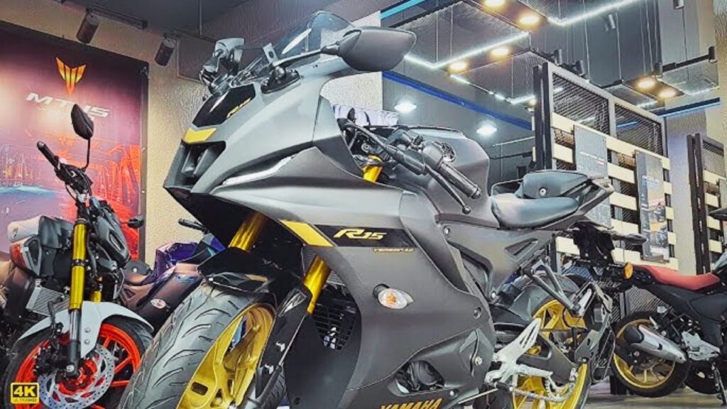 Yamaha R15